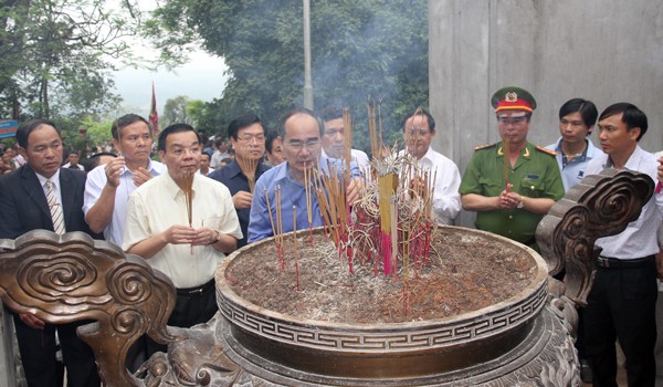 Председатель ЦК ОФВ Нгуен Тхиен Нян посетил провинцию Футхо - ảnh 1
